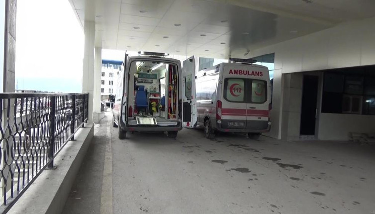 Düzce'de anne ile 3 çocuğu hastanelik oldu