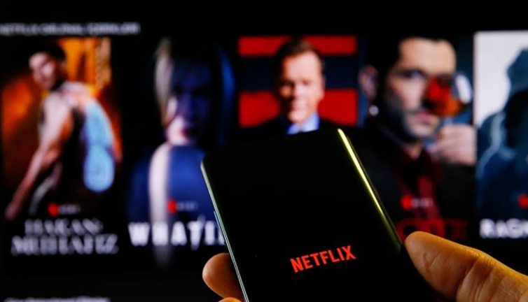 Netflix “şifre paylaşanlara ekstra ücret” özelliğinden vazgeçecek mi