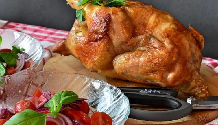 Uzmanından hayat kurtaran öneri. Tavuğu pişirmeden önce sakın bunu yapmayın