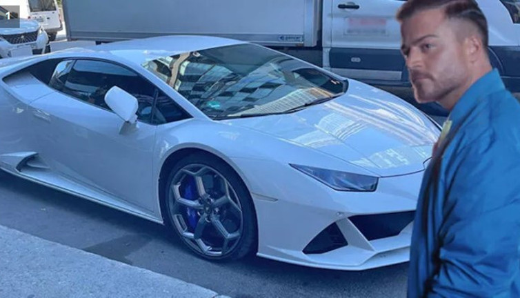 Şarkıcı Arda Han'ın 24 milyonluk lüks aracına elektrikli scooter ile çarpan genç şok geçirdi