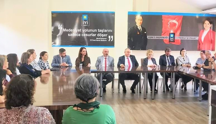 İYİ Parti Uşak'ta Ömer Karakaş'ın katılımıyla istişare toplantısı