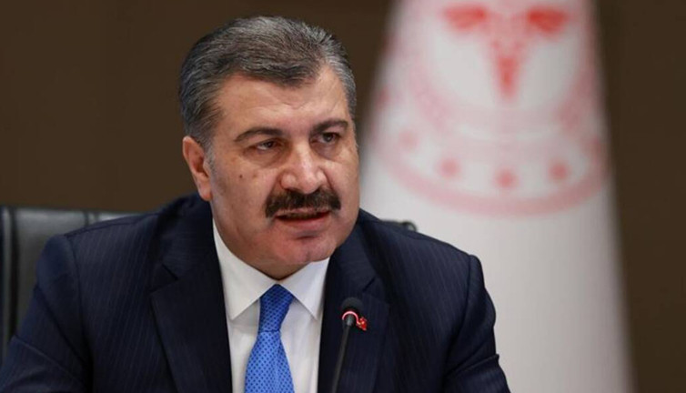 Erdoğan'ın eski doktoru Turhan Çömez Sağlık Bakanı Koca'yı ensesinden yakaladı. Erdoğan'a yaranma tweetiydi