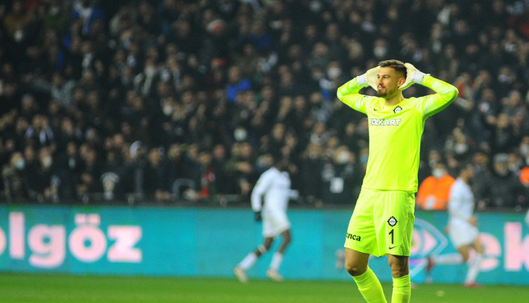 Altay'dan bedava giden Lis, bakın hangi Premier Lig takımına transfer oldu?