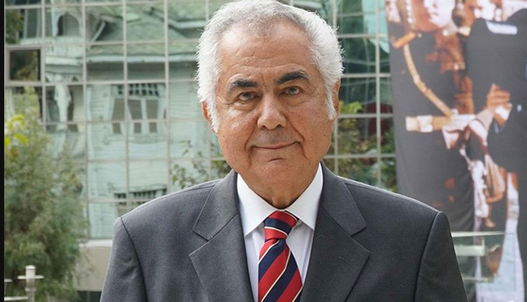 Emekli Koramiral Atilla Kıyat eşinin vefat haberini böyle duyurdu