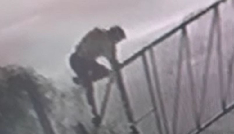 Alkol şişede durduğu gibi durmadı