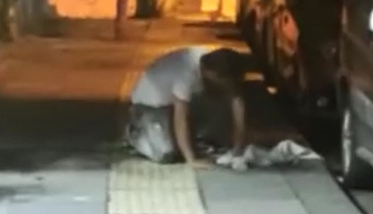 Alkollü şişedeki gibi durmadı. Adam komik hallere düştü