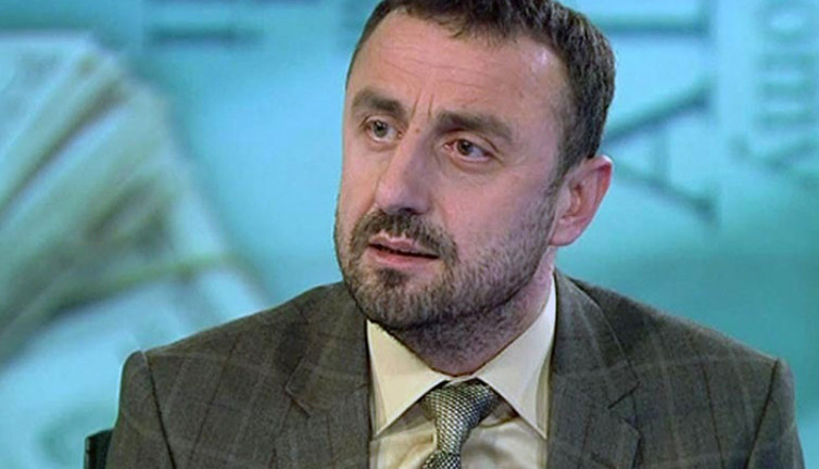 Ünlü ekonomist İbrahim Kahveci'den şok yazı: Artık herkes birer ırgat olarak köle maaşına çalışacak