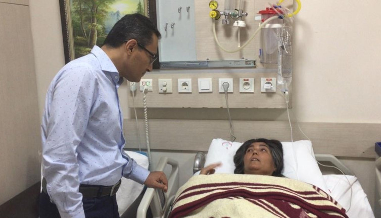 Seyyar satıcının pilavı hastanelik etti