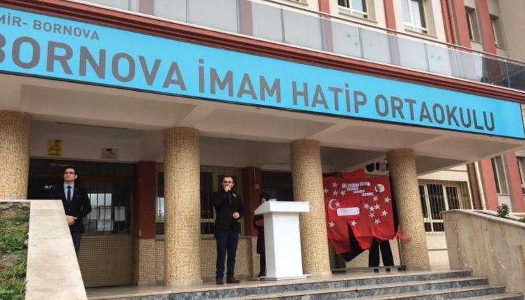 İmam hatipte öğrencilerin cinsiyetlerine göre katları ayırdılar. Haremlik selamlık eğitim