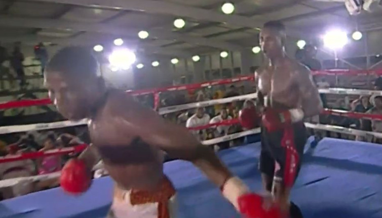 Hayalet rakibiyle dövüşen boksör öldü