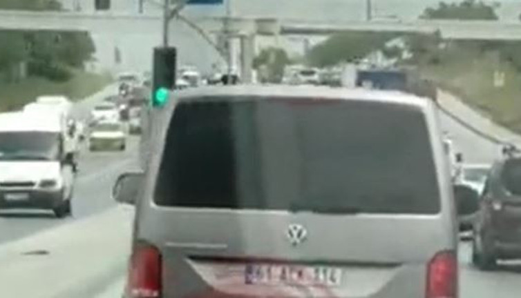 Ambulansın içinden çekildig. Vurdumduymaz sürücü