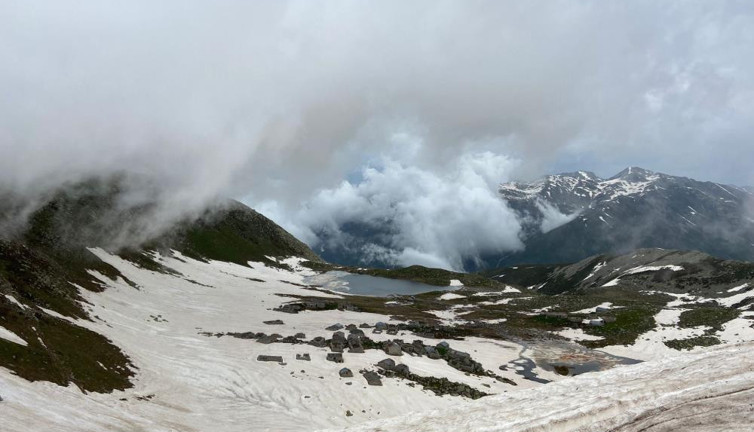 Haziranın ortasında şirin şehrimize dolu yağdı