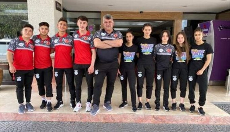 Yıldız Milli Güreş Takımı'ndan büyük başarı