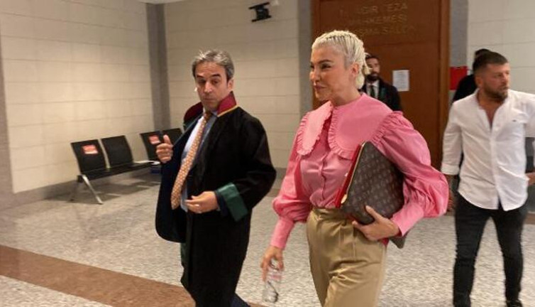 Deniz Akkaya eski menajerini darp davasında savunma yaptı! 'Hakkım olan parayı eksik yatırdı'