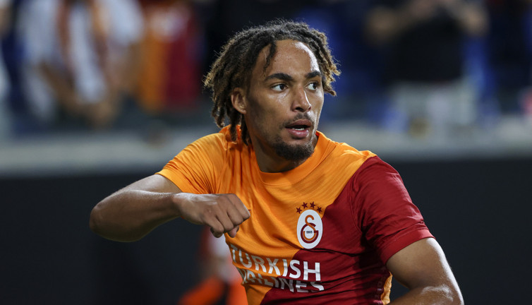 Galatasaray'da kriz kapıda. Yıldız futbolcu ayrılmak istiyor