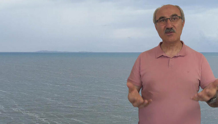 Uzman isim denizdeki renk değişiminin nedenini açıkladı. Herkes depremin habercisi diye merak ediyordu