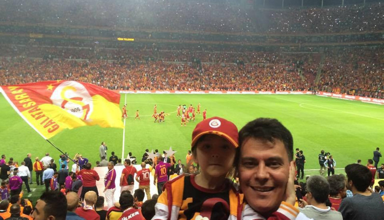 Fanatik Fenerbahçeli Müge Anlı fanatik Galatasaraylı ile evleniyor