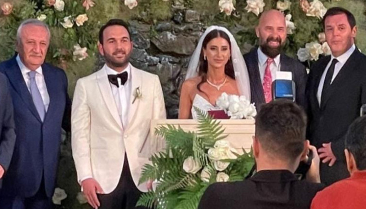 Mehmet Ağar nikah şahidi oldu | Aylar sonra Arda Turan'ın kardeşinin düğününde ortaya çıktı