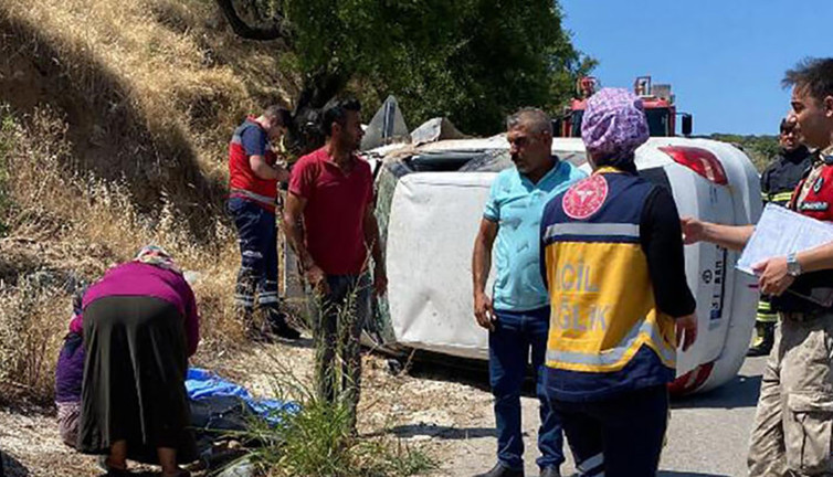 Otomobil patpata çarptı, amca ile yeğeni öldü