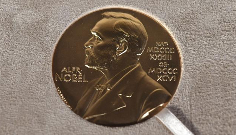 Rus gazeteci, Nobel madalyasını açık artırmaya çıkardı