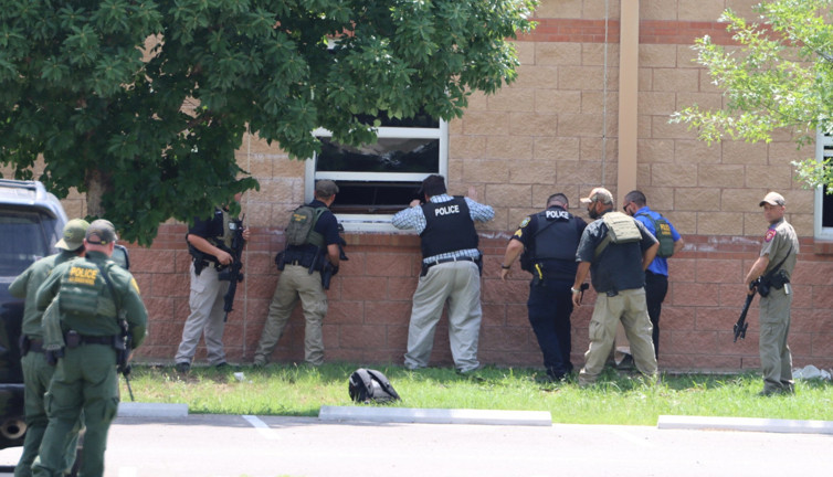 ABD Senatosu silah satışına kısıtlama getiren yasayı onayladı