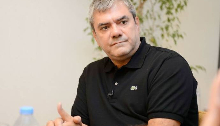 Yılmaz Özdil ölü taklidi yapan gazetecilere ve muhalefete yüklendi. Sedat Peker de retweet etti