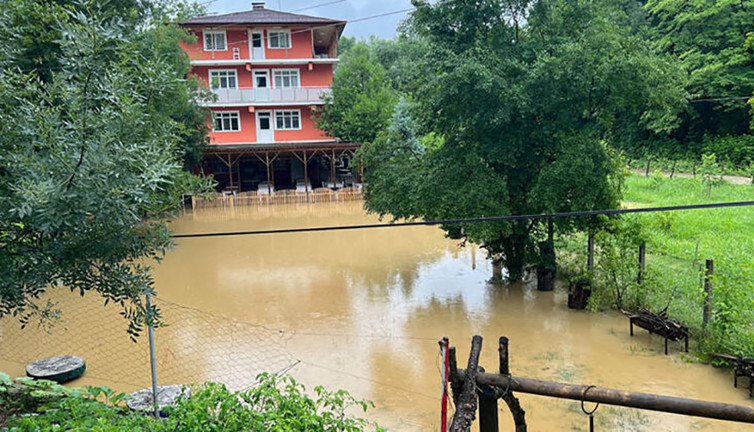 Bartın sele teslim! Dereler taştı, araziler sular altında, evler boşaltılıyor…