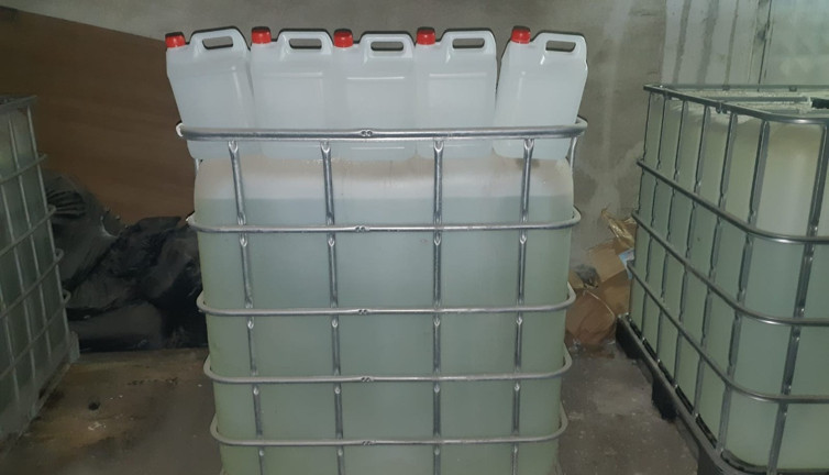 Ankara'da sahte alkol üreticilerine darbe: 34 bin litre ele geçirildi