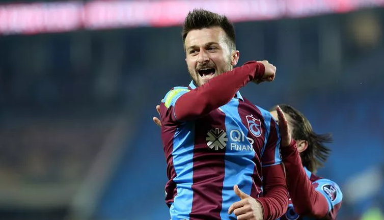 Trabzonspor'dan kiralama hamlesi. KAP'a bildirildi