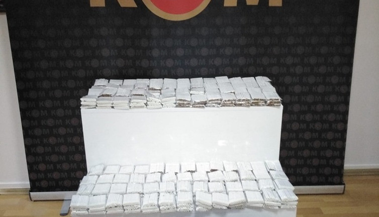 Kahramanmaraş'ta 500 paket kaçak makaron ele geçirildi