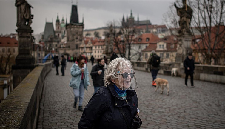 Tüm korona kısıtlamaları kaldırıldı