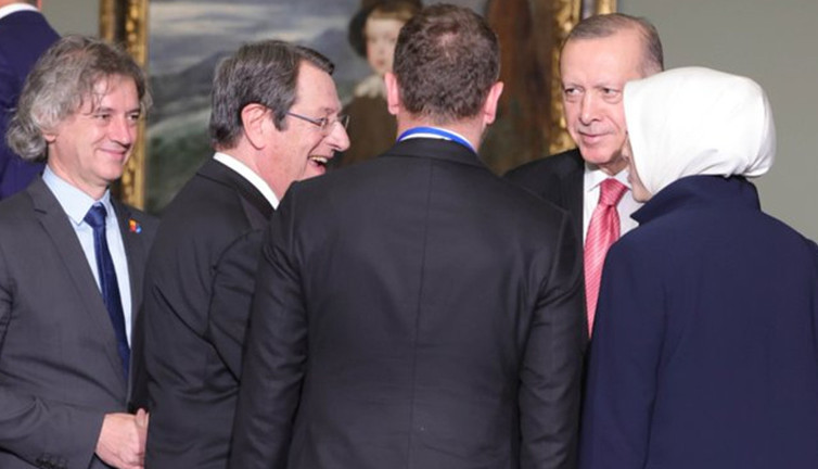 Erdoğan'dan Rum liderle NATO Zirvesi'nde sıcak sohbet. Rum kesimi NATO üyesi değil