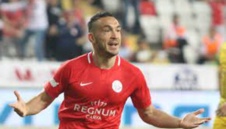 Mevlüt Erdinç Fransa'ya geri döndü