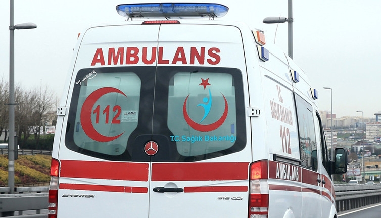 Ambulansa yol vermeyen 5 araca para cezası