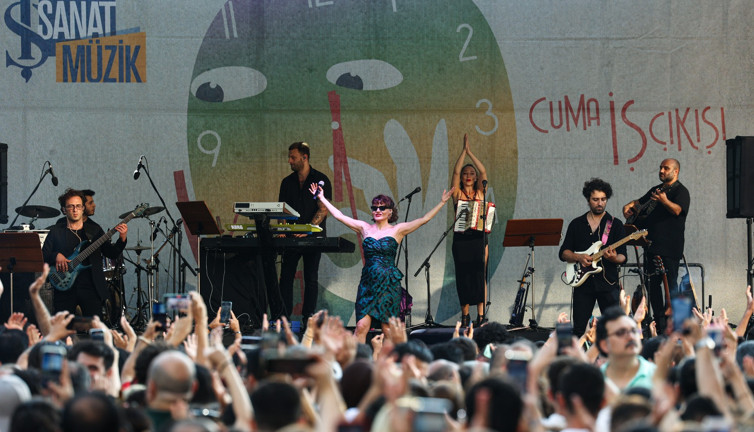 İş Çıkışı'nın son solisti Göksel oldu