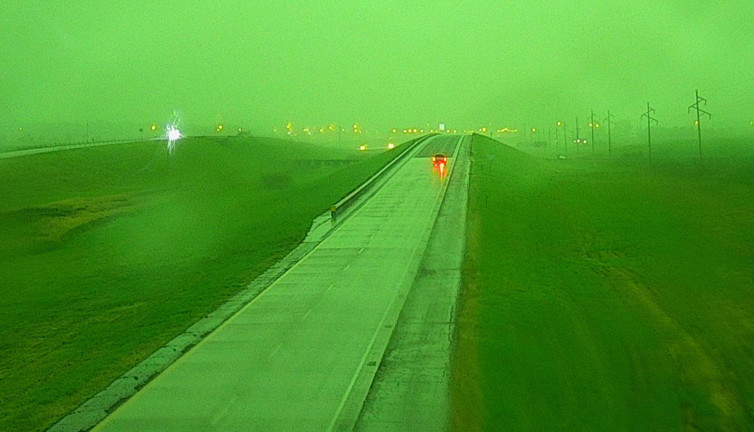 Herkes korku dolu gözlerle gökyüzüne baktı