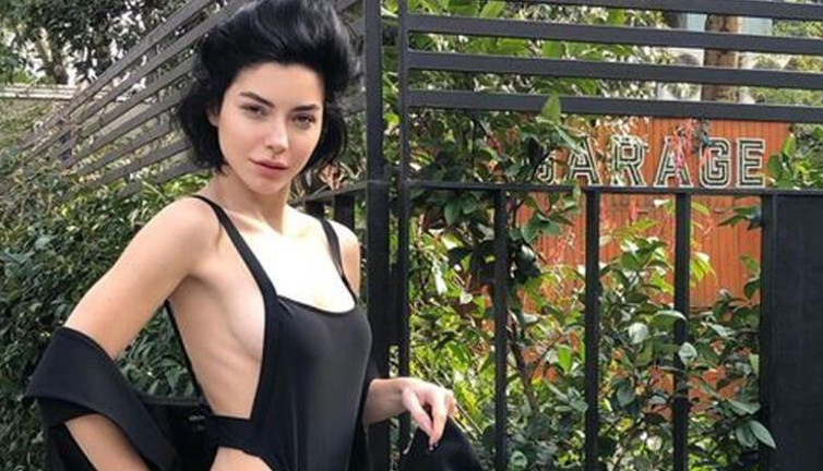 Sahneye çıktığına pişman oldu. Merve Boluğur "şşşşttt" şarkısını okudu, dinleyicilerden çıt çıkmadı