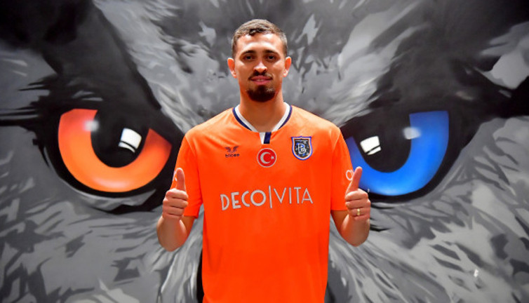 Başakşehir'den iki flaş transfer. Hız kesmiyor