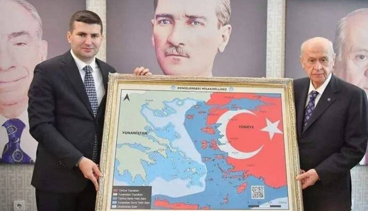 Devlet Bahçeli'ye verilen harita diplomatik kriz çıkarttı