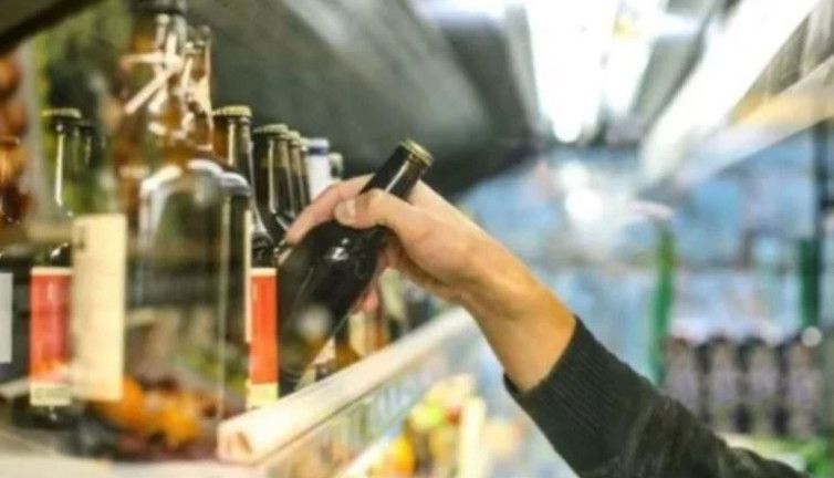 Yarışmada bir şişeyi 2 dakikada bitirdi ve öldü