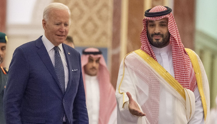 Uçak gazetecilerin Erdoğan’a soramadığı soruyu Amerikalı gazeteciler Bıden’a sordu. Fırıldak Türk medyasının yüzü kızarmaz