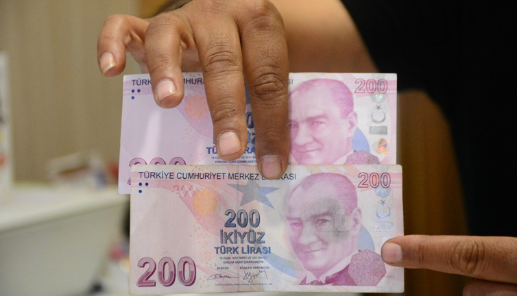 Sahte zannettiği para hatalı baskı çıktı, koleksiyoncular peşine düştü