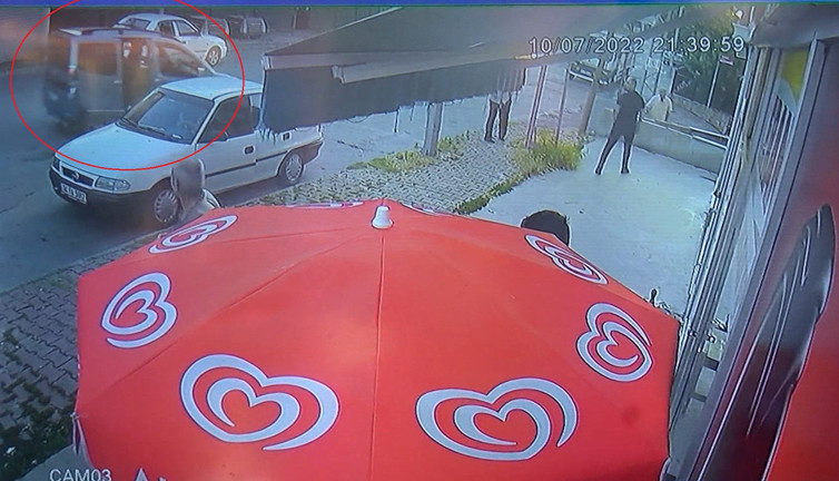 Bayram günü dernek binası kurşunlandı: 6 yaralı