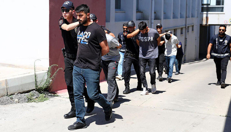 'Yan bakma' kavgası! Kendi getirdiği tüfekle vurulup öldü…