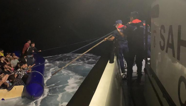 81 ilde göçmen kaçakçılığı uygulaması: 18 organizatör gözaltına alındı