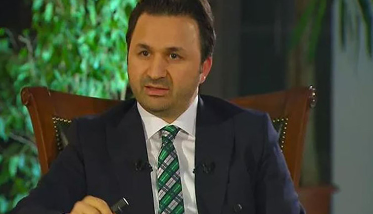 Atatürk’ün heykelini ayaklar altına alan teröristleri överek paylaşan Hamit Yaz'a ödül gibi atama. TRT Radyo Daire Başkanı oldu