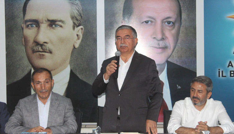 TBMM AKP Grup Başkanı Yılmaz: Türkiye’de ekonomik kriz yoktur