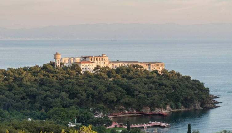 Heybeliada Sanatoryumu’nun Diyanet’e tahsisi iptal edildi