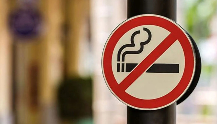 14 yaş altına sigara satış yasağı. Gelecek yıl başlıyor