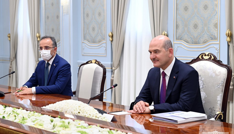 Özbekistan Cumhurbaşkanı Mirziyoyev, İçişleri Bakanı Soylu ile görüştü